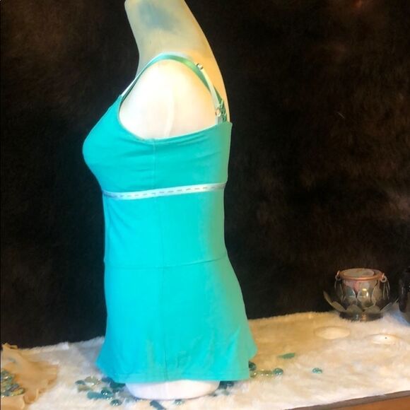 Lululemon tank top 6 (2577) - Picture 5 of 7